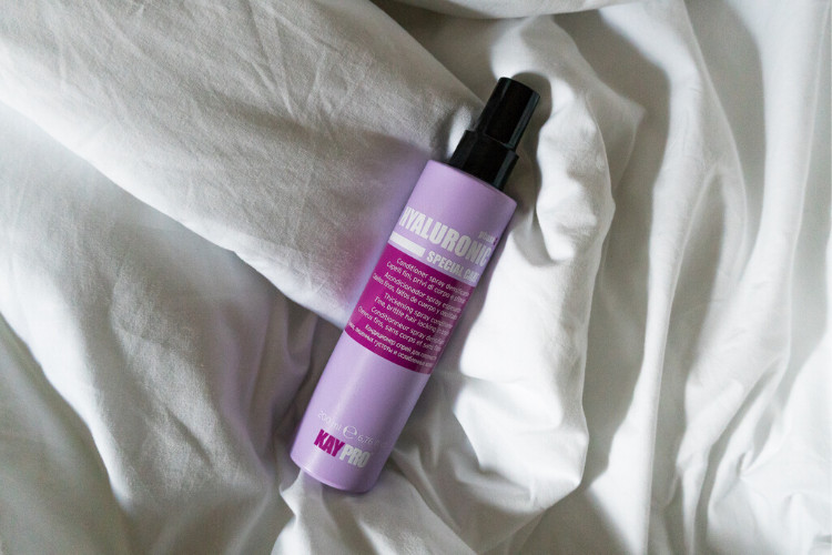 ХИАЛУРОНОВАТА КИСЕЛИНА – ЗАЩО Я ИЗПОЛЗВАМЕ В ГРИЖАТА ЗА КОСАТА?